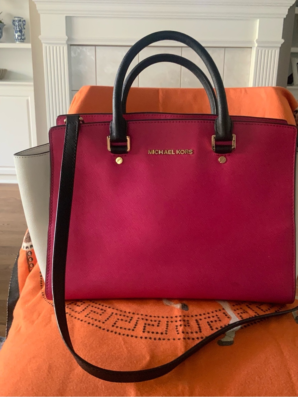 Michael Kors satchel/purse